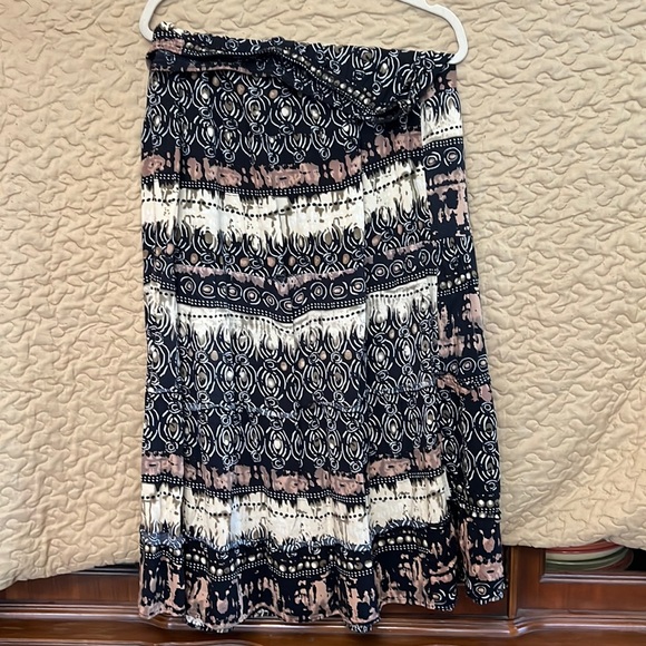 Womens long skirt from Notations Size L - Picture 2 of 3